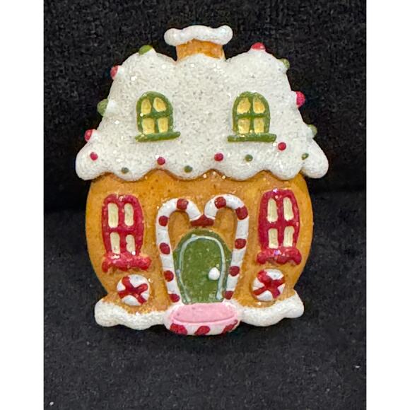 None Jewelry - Vintage-Style Gingerbread House Pin Brooch Festive Christmas Holiday CP141